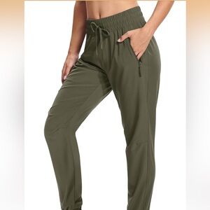BRAND NEW MagcoMsen Medium Green Women's Hiking Pants - Lightweight